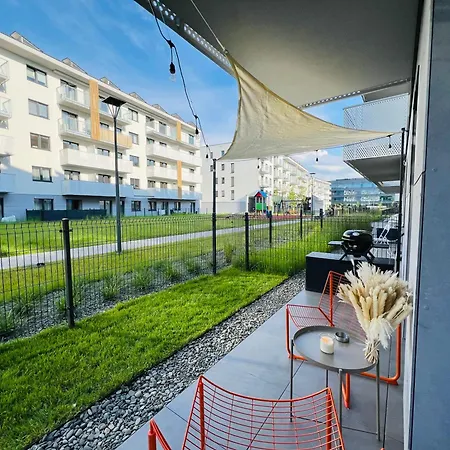 Charming Apartment In A Green Area- Free Parking Krakow Exterior photo