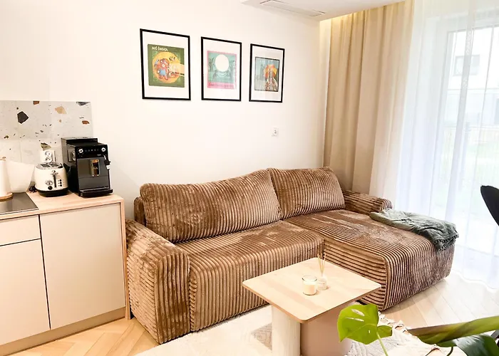 Charming Apartment In A Green Area- Free Parking